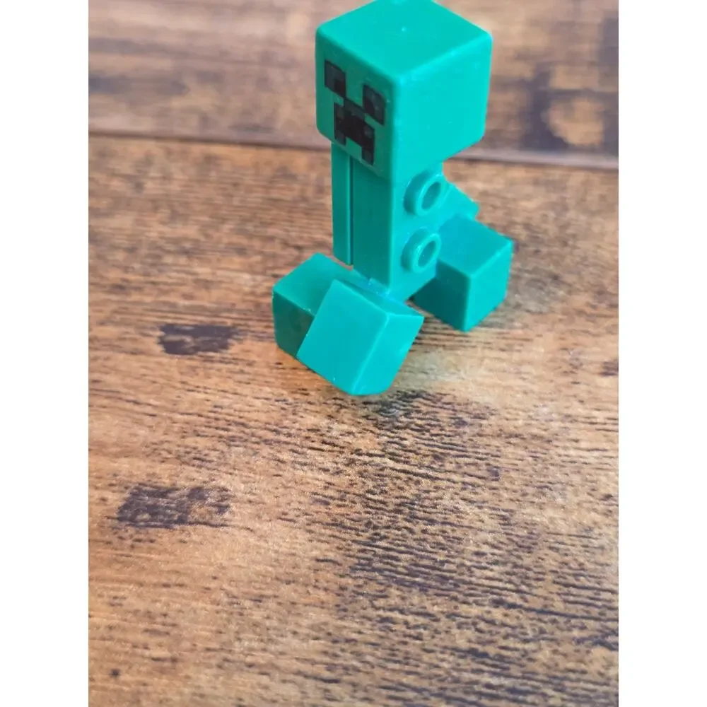 LEGO Genuine Minecraft Creeper Min012 21135 21129 21128 Minifig Minifigure